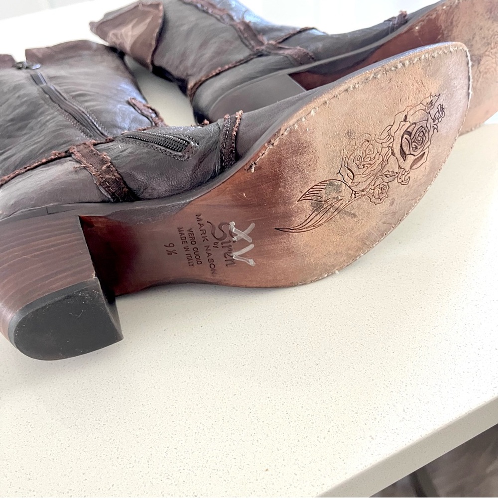 Siren by Mark Nason Villa Boot
Dark Brown Rare Vintage - Picture 16 of 16